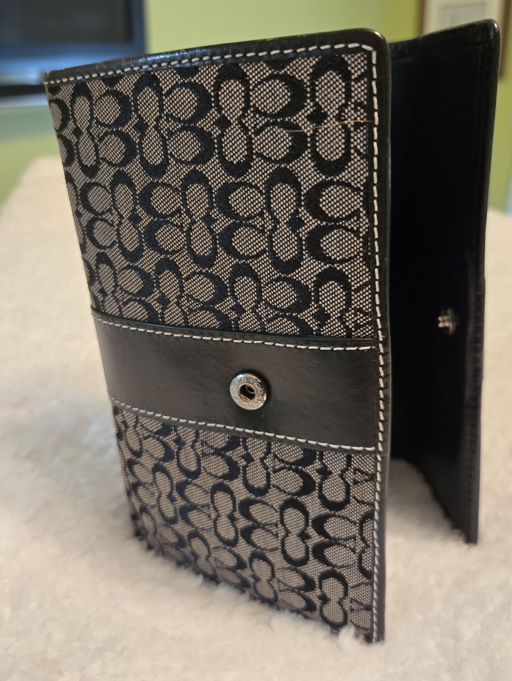 Coach Black Leather, Signature Jacquard Fabric Wallet, Trifold Snap Closure - Picture 8 of 15
